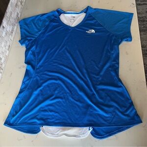 The North Face Women’s Striped Blue Performance Tee Size L